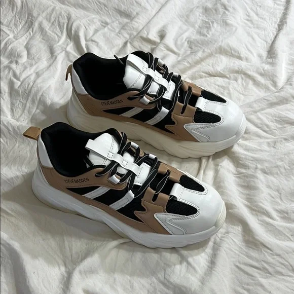 Steve Madden Tan and White Chunky Sneakers - Picture 3 of 5